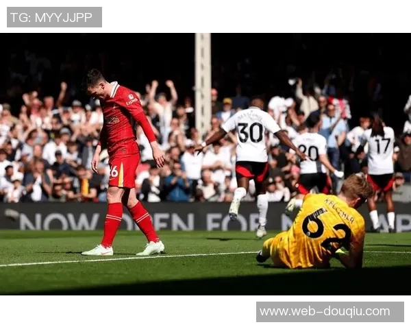 利物浦与巴萨激战成平局比分揭晓引发球迷热议